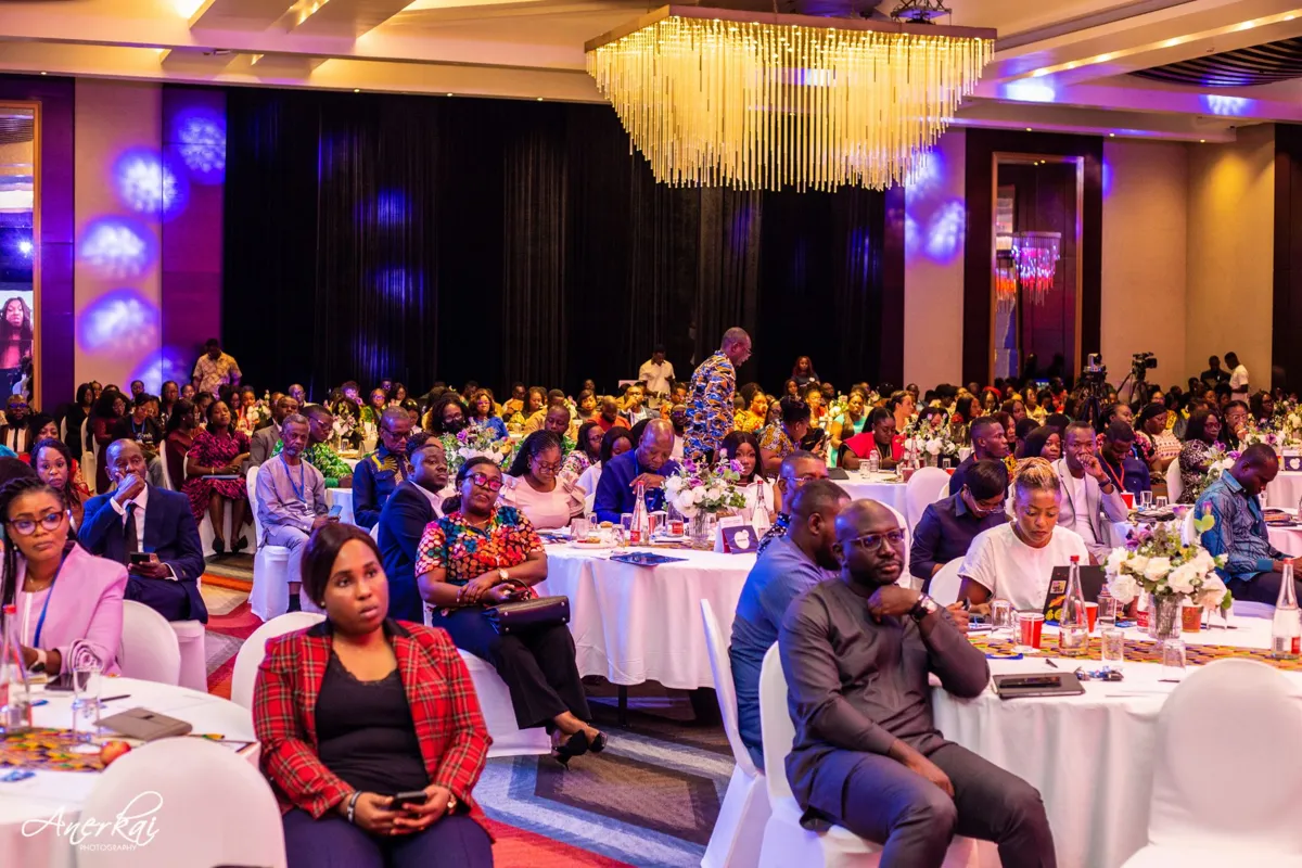 A packed ballroom of HR professionals at the summit